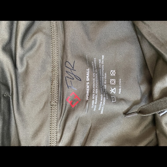 Shorts - Picture 3 of 6